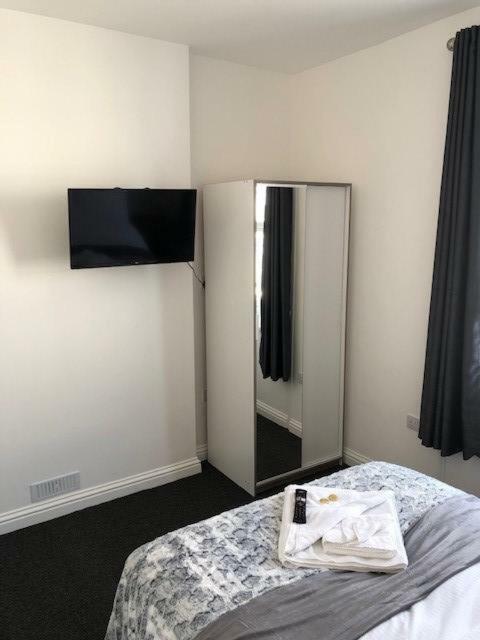 Ocean Holiday Apartments Plymouth Esterno foto