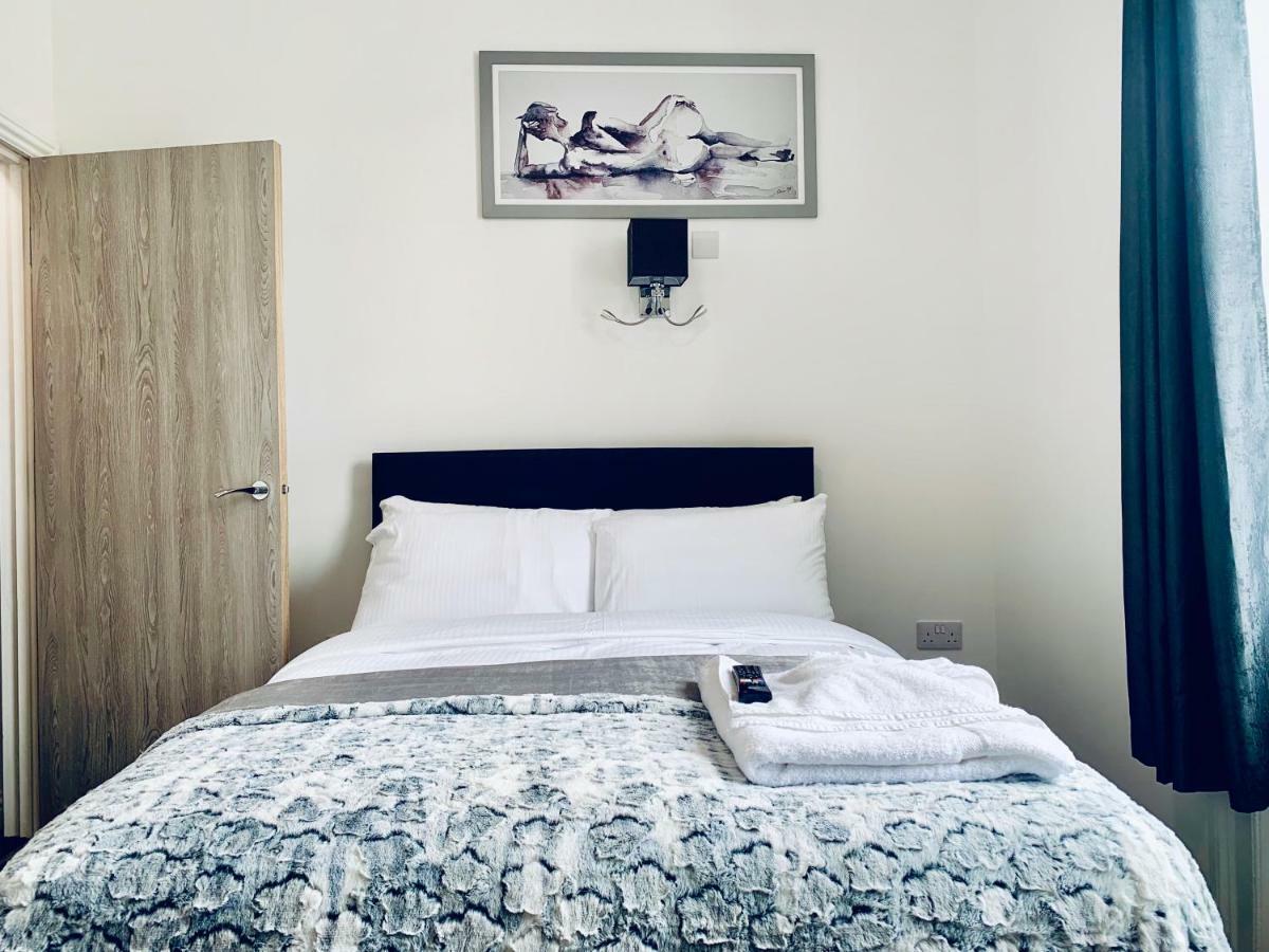 Ocean Holiday Apartments Plymouth Esterno foto